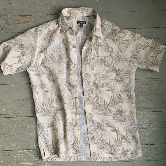 Van Heusen Hawaiian shirt - Picture 1 of 1
